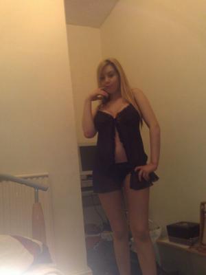 ME / British Teen - Seeking a Sugardaddy - Contact me if your in