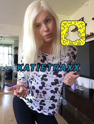 Frecher blonder Teenager auf Snapchat KatieTraxx