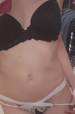 Gen Z Skinny Whore Shows off