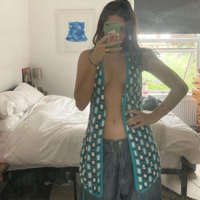 whoring herself to sell clothes online