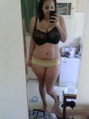 BEAUTIFUL CHUBBY girl ... Comment