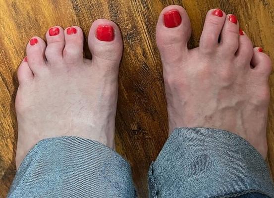 Bbw wife&#;s sexy feet and toes