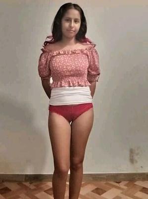 Jovencita haciendo su seci�n de fotos