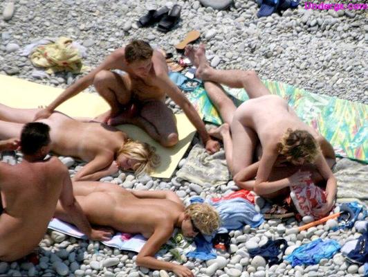 Sexe sur la plage.