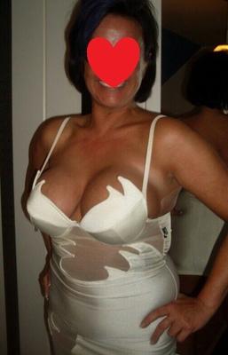 Real Stolen Photos of My Busty Mom. NON-NUDE