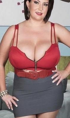 Belle MILF /Mature avec de Gros Seins