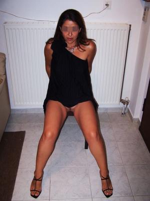 Italienne sexy Stefi-Tu aimes ma chatte ?