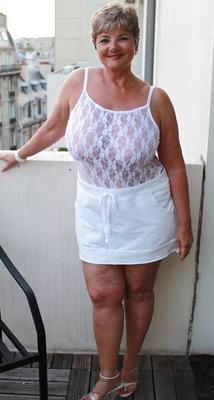 GILF Sherry mature aux gros seins de Géorgie