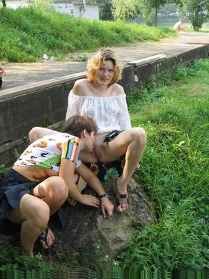 Lesbianas desnudas en el parque