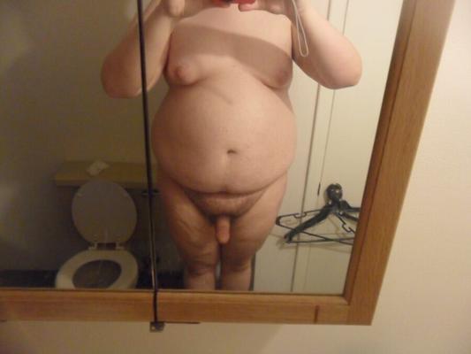 Nude selfies showing my tiny dick. Should I show face?