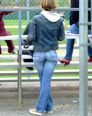 Tight Jeans And Voyeur Scenes - Hot Candid Street Booties - Yes!