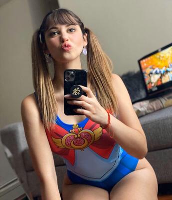 Catalina es una monada cosplay 2