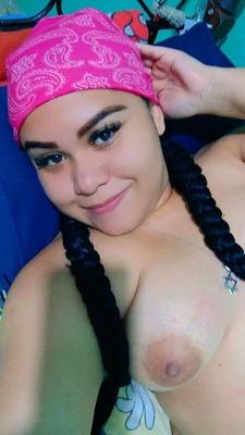 Gordita Masturbándose hasta sacar leche