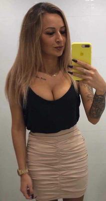 Milf rubia polaca muy caliente le encanta la polla