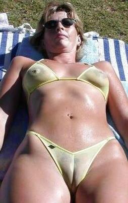 nicht nackte Camel-Toe-Bilder