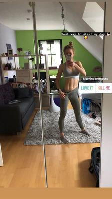 Geile Skinny wichsvorlage Alina gefaellt sie euch ?