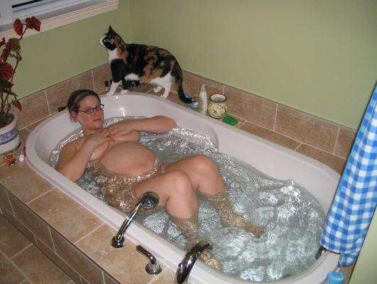 [Pregnant] mom in the bathtub