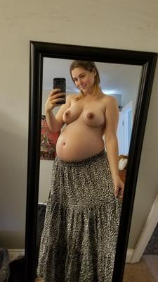 Preggo exposé!