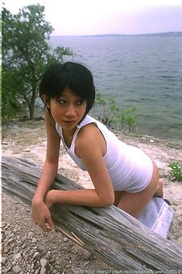 Miho, une asiatique enceinte, a un joli Bush 3