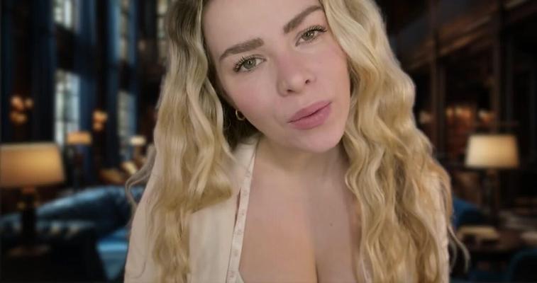 Шотландские бормотания ASMR Примерка костюма и бритье Lauren Woods