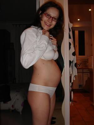 nice pregnant girl