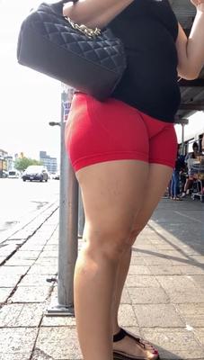 Candide Gros Cul Latina Short Rouge