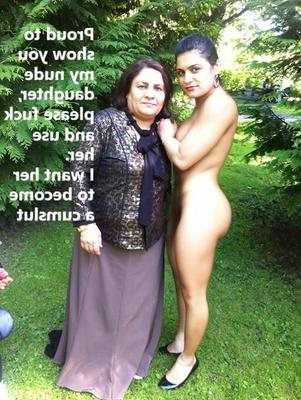 Nazdar cachonda le encanta estar desnuda