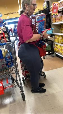 Candid Thick Wide Ass Mature