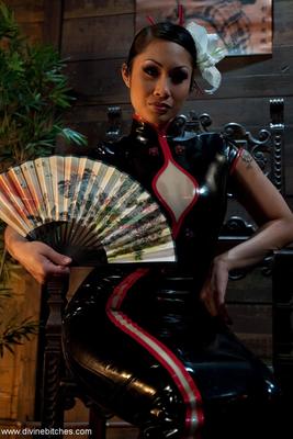 .. Dragon Lily (Domina)