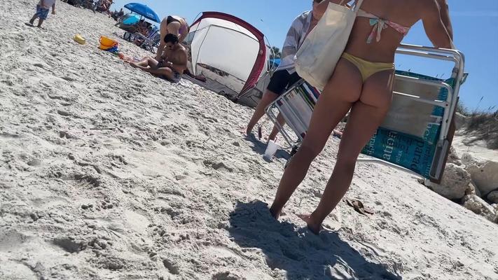 Spectacular Sexy Teens In The Beach 