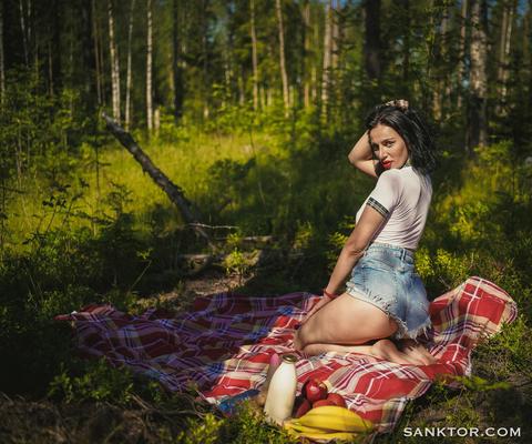 Sanktor Afina Kisser Naked Sexwife Masturbates 