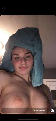 Abby yo gf partagé par Cuck