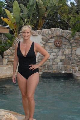 Mûrs et mamies en maillot de bain